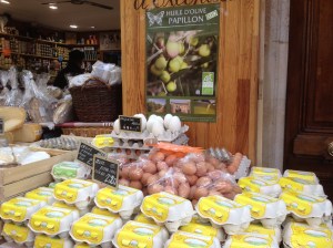 World's largest eggs (the white ones in the back) at the Daguerre Market. 