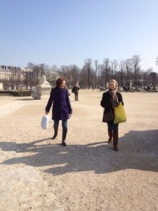 Joan and Marsha strolling in the Tuillerie Gardens. 