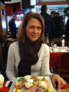 This is really a picture of my awesome salad but it could also serve as the "before" haircut pic. 